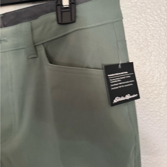 EDDIE BAUER Men's Rainier Shorts Active Fit Mineral Green Size 32 - Picture 5 of 10